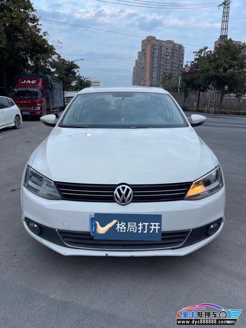 14年大众速腾轿车抵押车出售