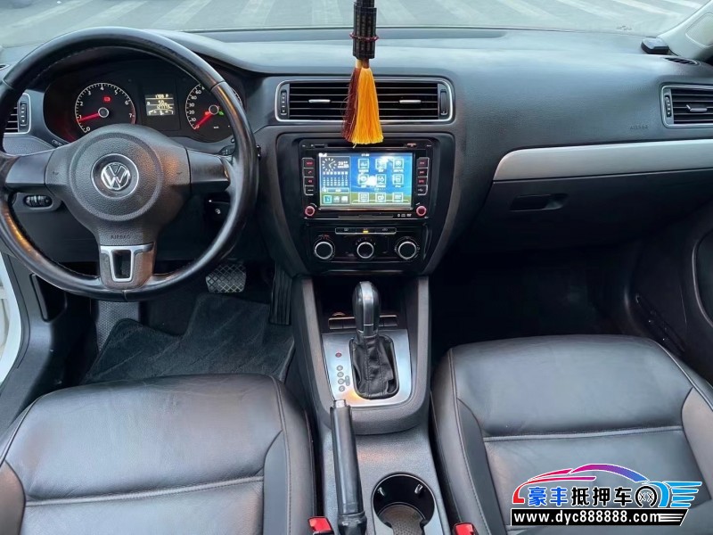 14年大众速腾轿车抵押车出售