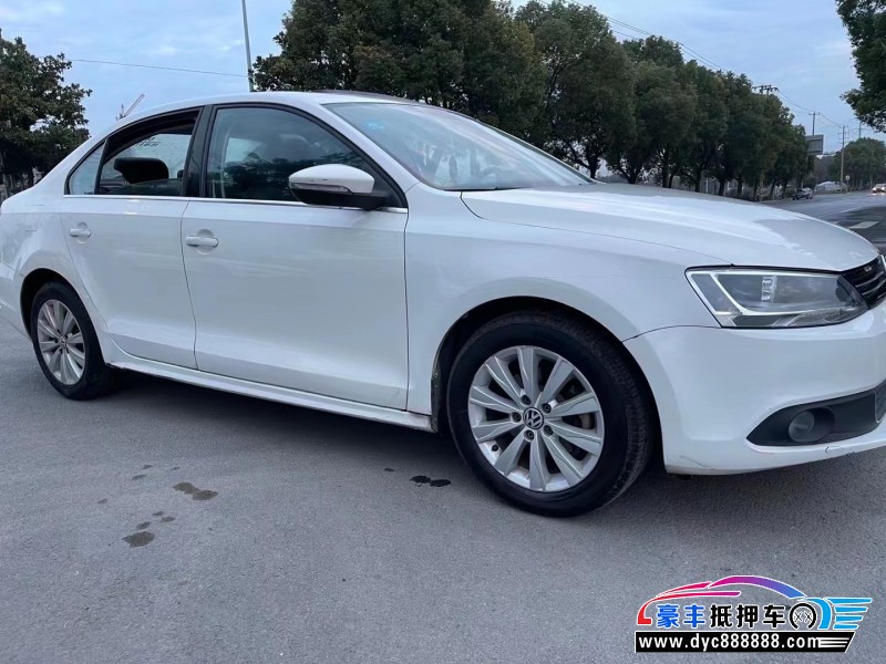 14年大众速腾轿车抵押车出售