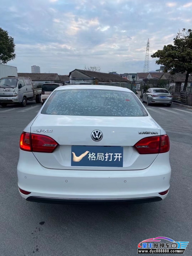 14年大众速腾轿车抵押车出售