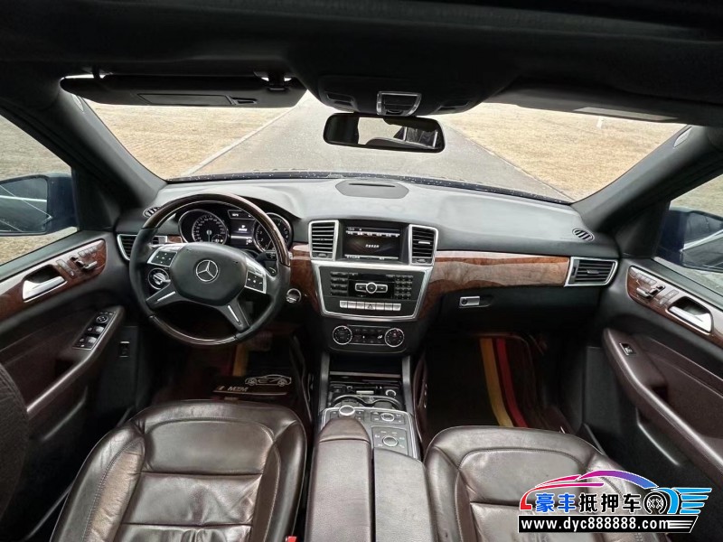 13年奔驰ML轿车抵押车出售