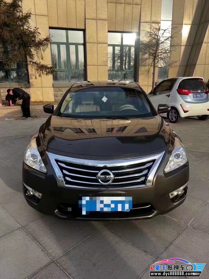 16年日产天籁轿车抵押车出售