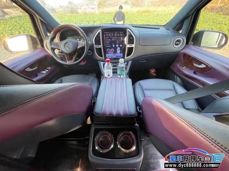 19年奔驰威霆轿车抵押车出售