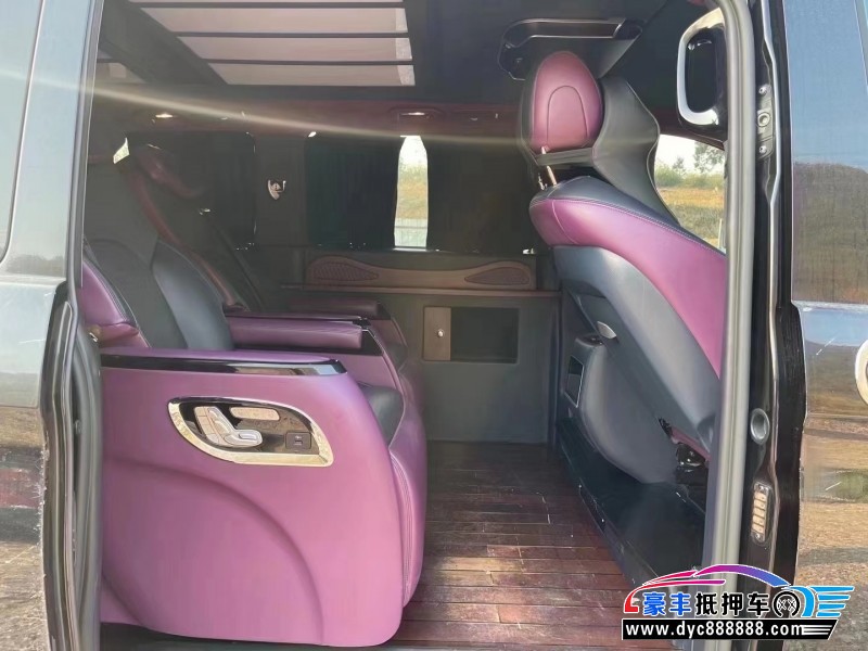 19年奔驰威霆轿车抵押车出售