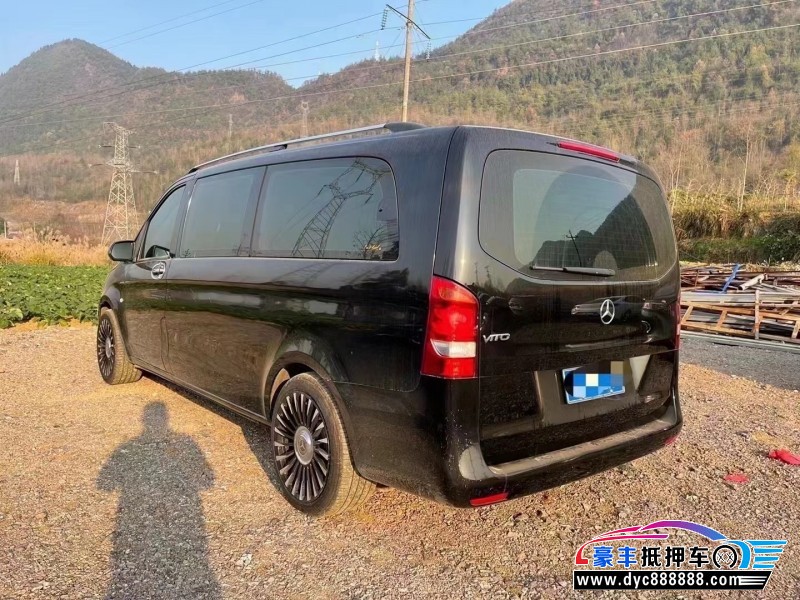 19年奔驰威霆轿车抵押车出售