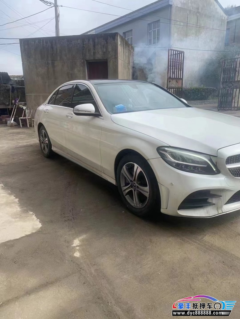 19年奔驰C轿车抵押车出售