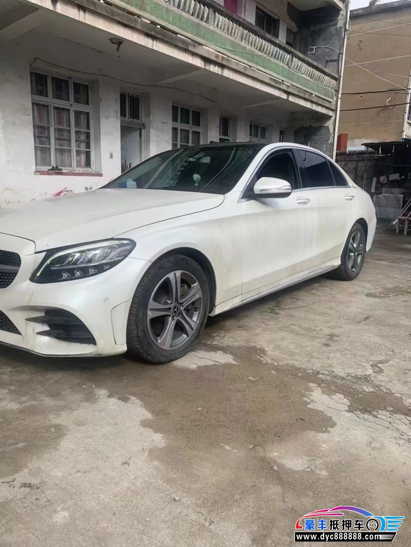 19年奔驰C轿车抵押车出售