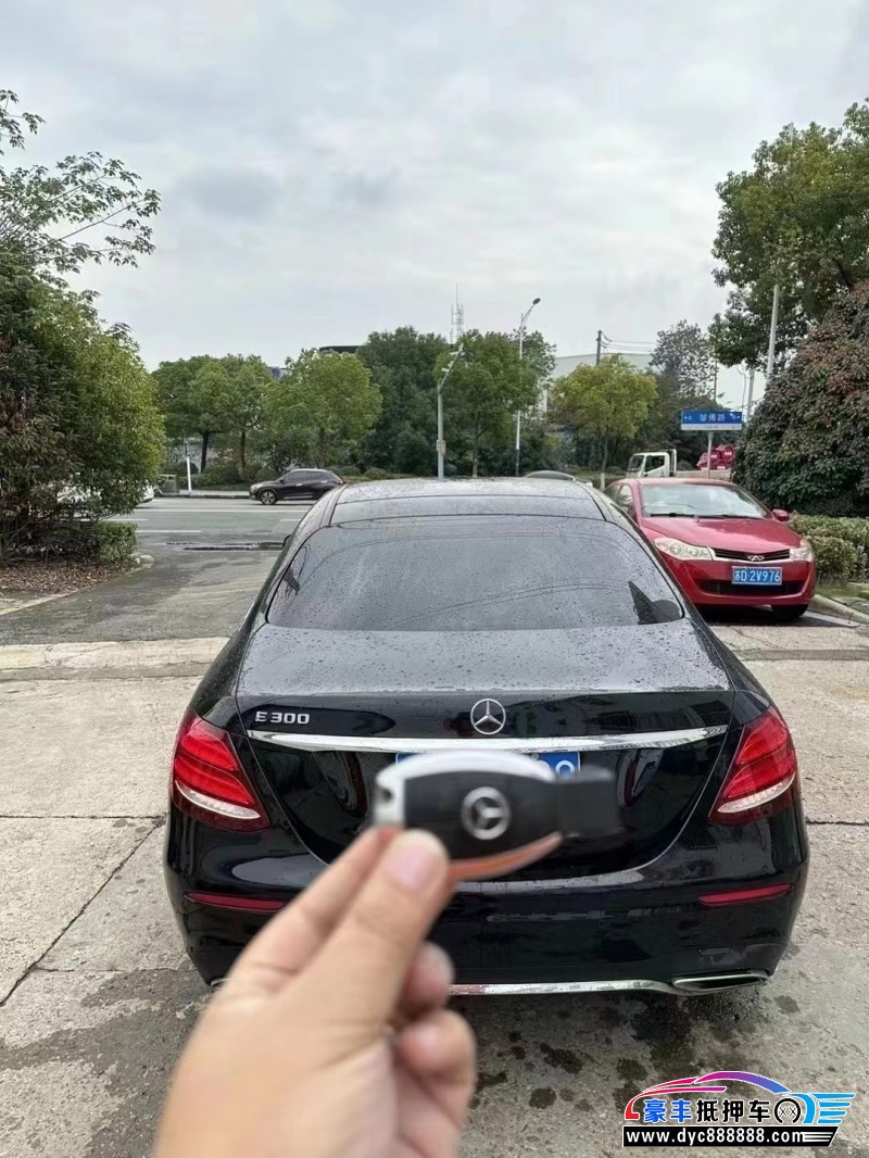 20年奔驰E轿车抵押车出售