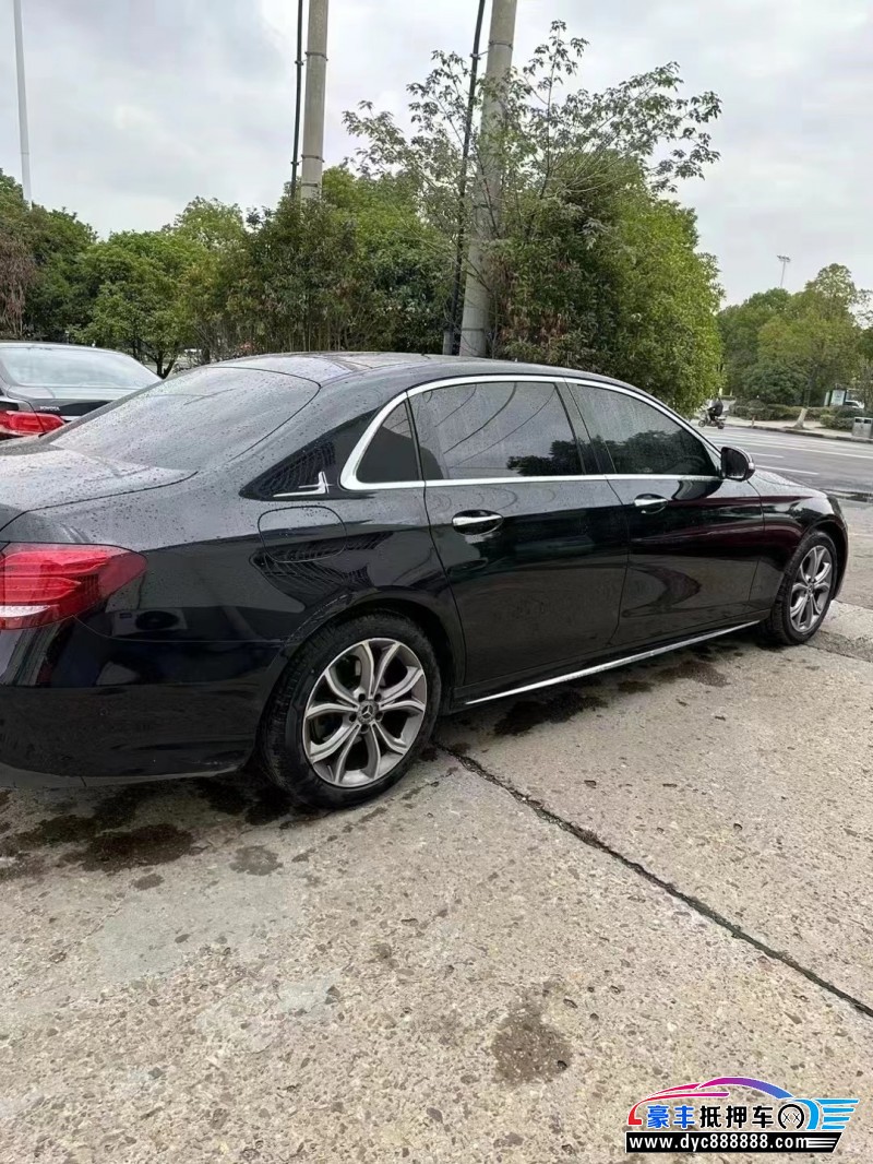 20年奔驰E轿车抵押车出售