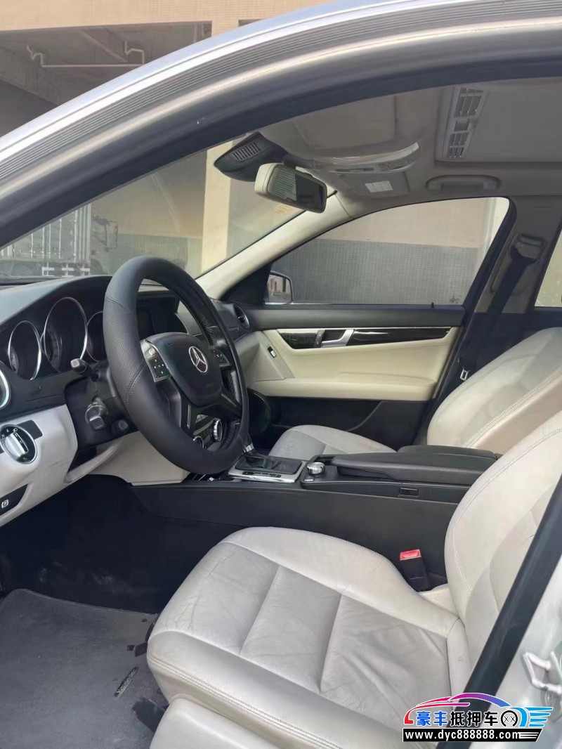 12年奔驰C轿车抵押车出售