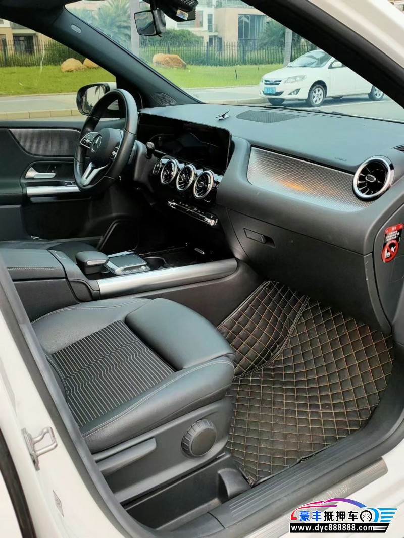 20年奔驰B轿车抵押车出售