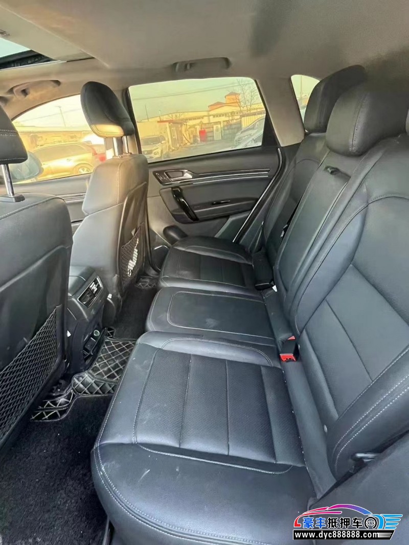 18年众泰T600轿车抵押车出售