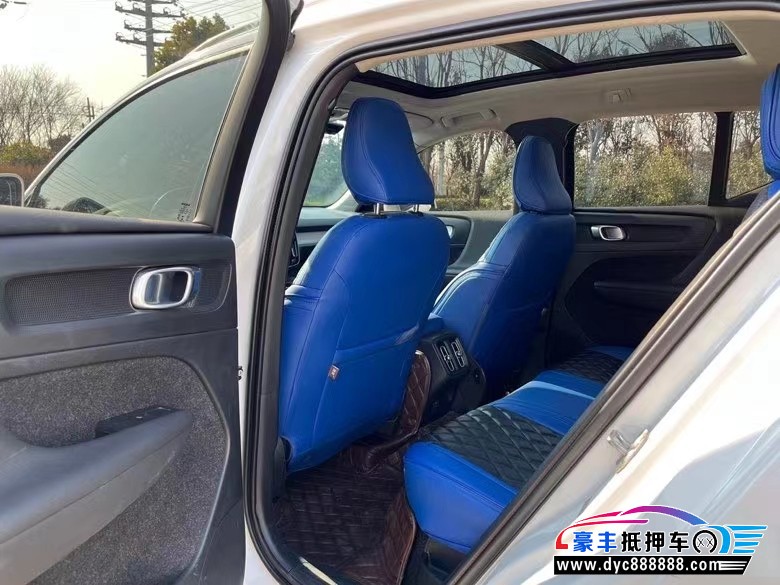 19年沃尔沃XC40轿车抵押车出售