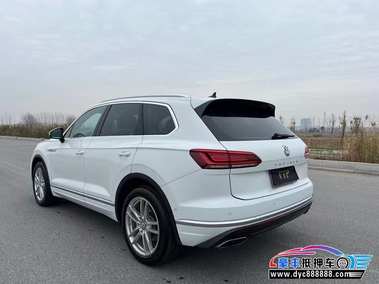 20年大众途锐轿车抵押车出售