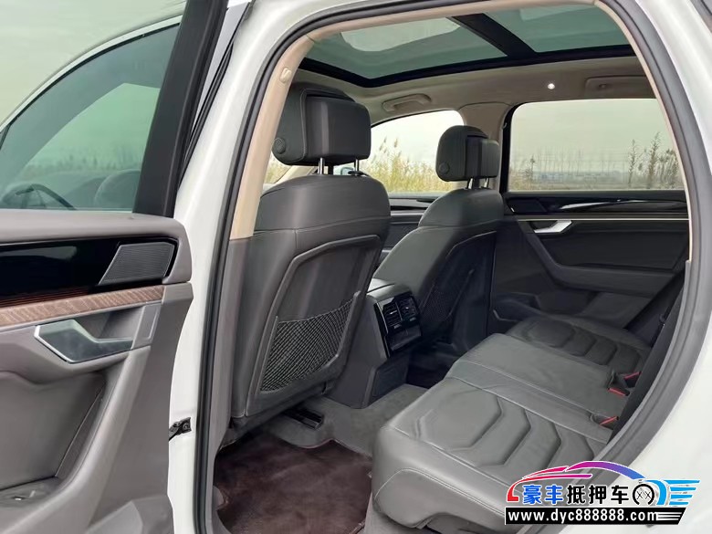 20年大众途锐轿车抵押车出售