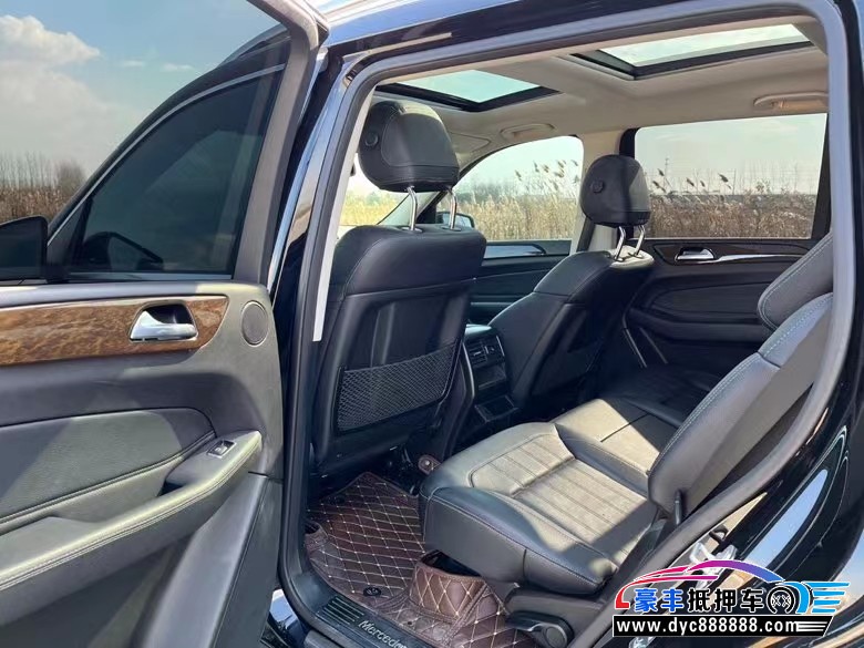 17年奔驰GLS轿车抵押车出售