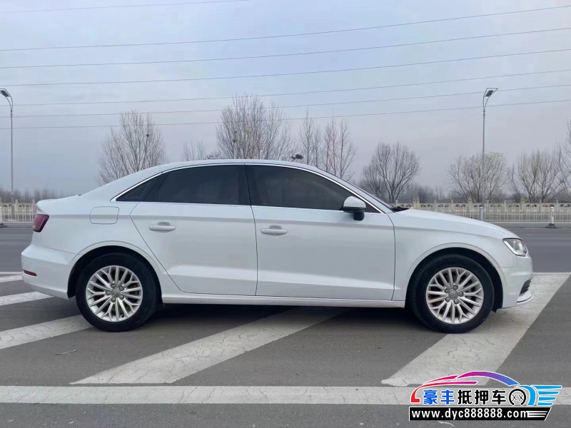 17年奥迪A3轿车抵押车出售