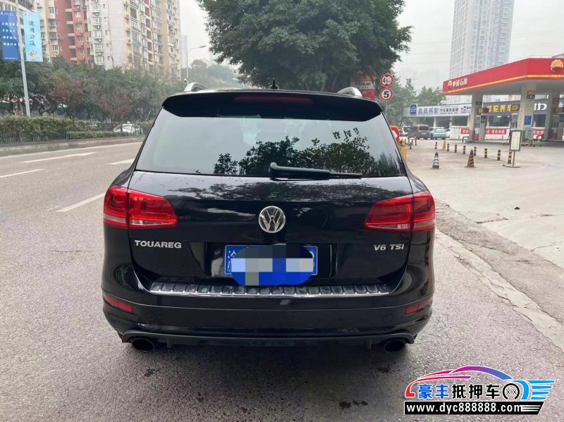 14年大众途锐轿车抵押车出售