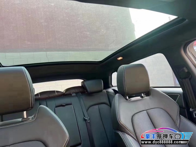 18年陆风X7轿车抵押车出售