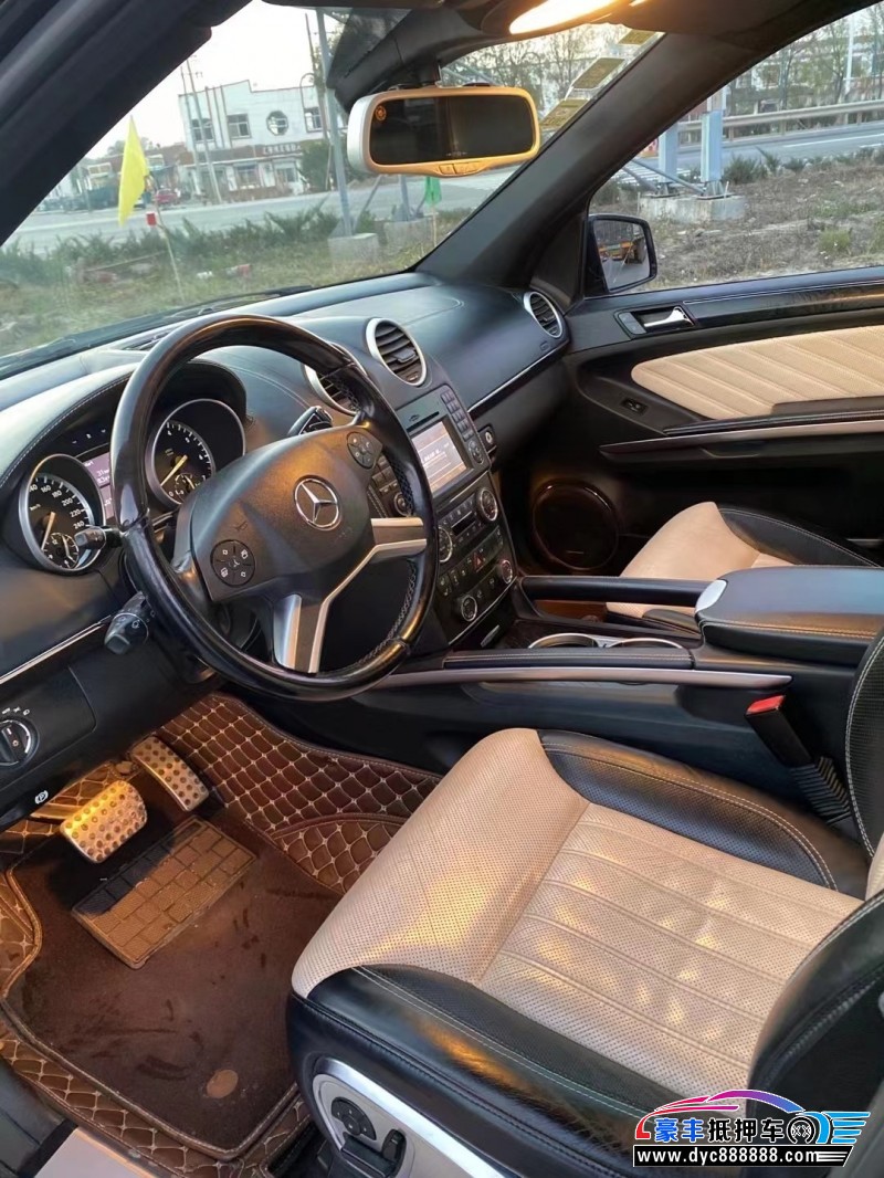 12年奔驰GL轿车抵押车出售