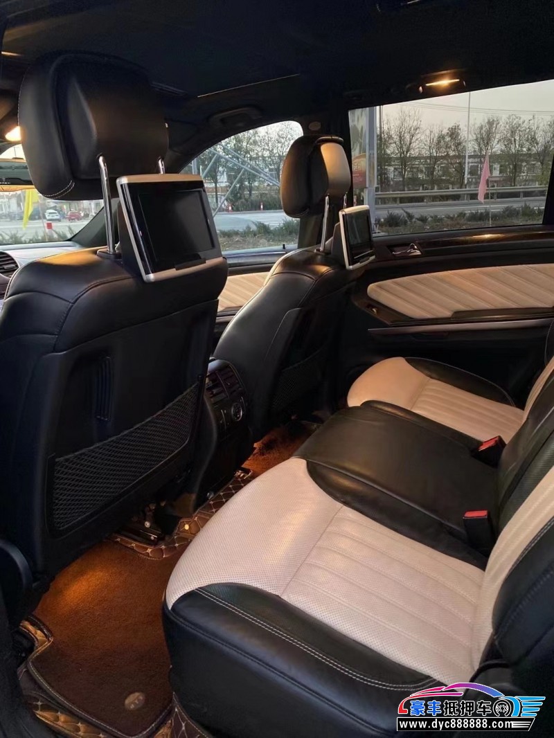 12年奔驰GL轿车抵押车出售