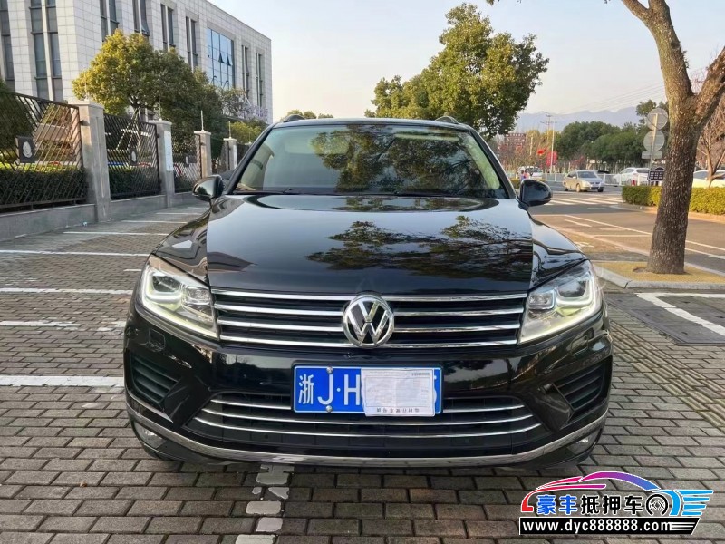 17年大众途锐轿车抵押车出售