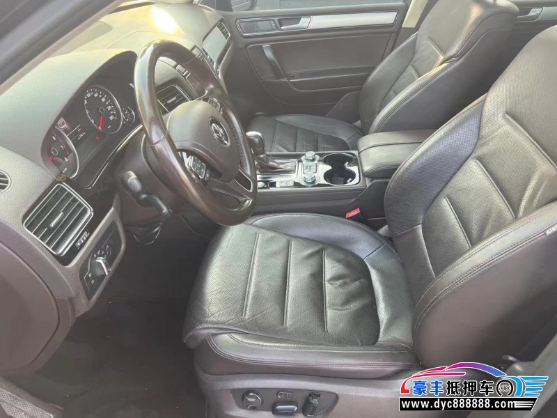 17年大众途锐轿车抵押车出售