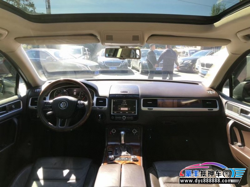 12年大众途锐轿车抵押车出售