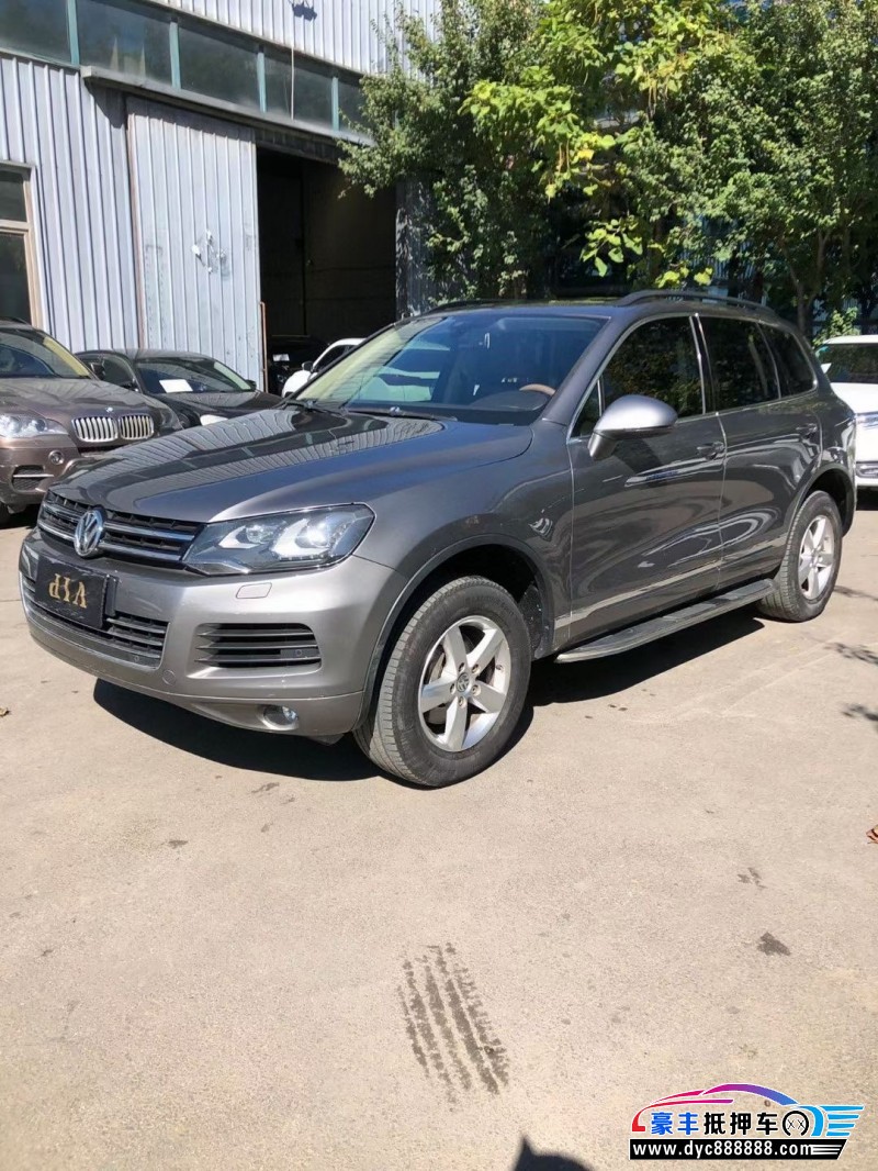 12年大众途锐轿车抵押车出售