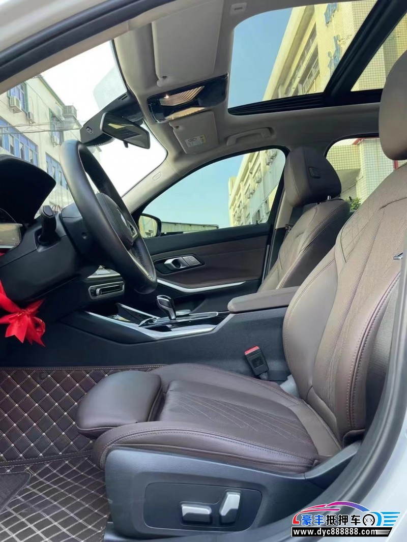 22年宝马3系轿车抵押车出售