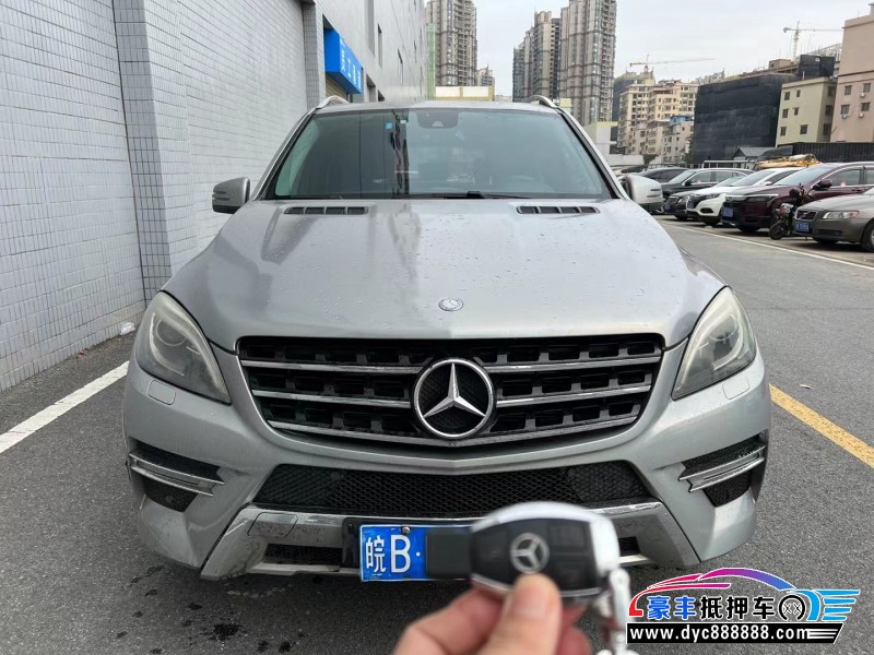 13年奔驰ML轿车抵押车出售
