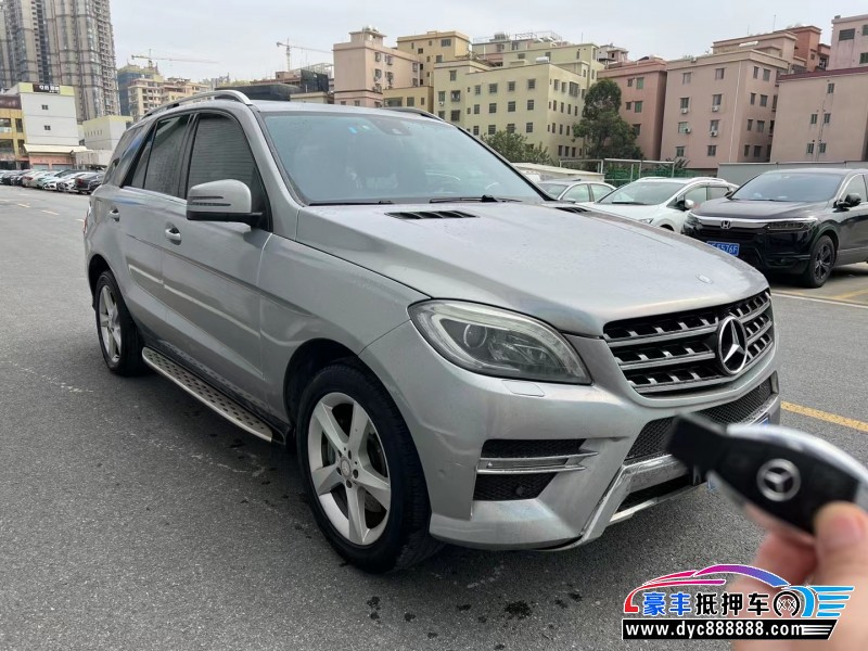 13年奔驰ML轿车抵押车出售