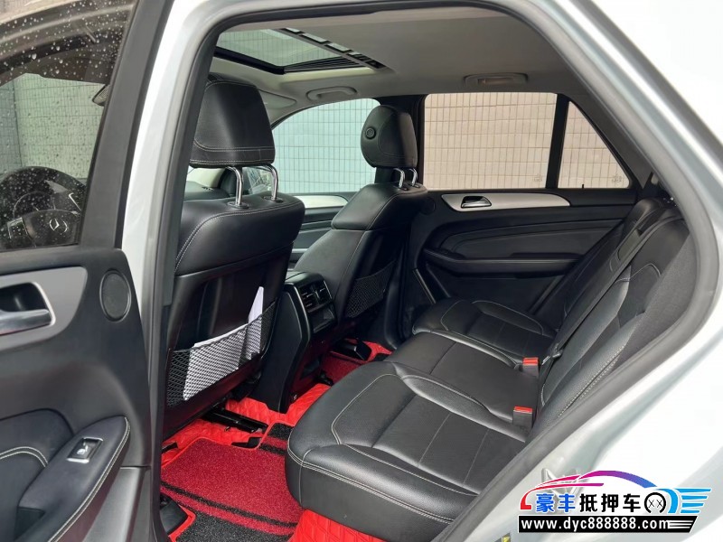 13年奔驰ML轿车抵押车出售