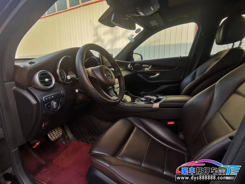 18年奔驰GLC轿车抵押车出售