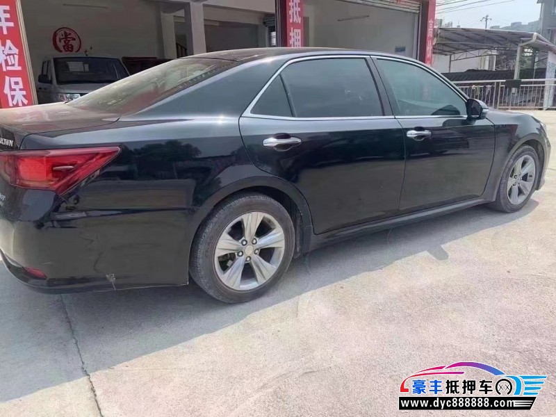 16年丰田皇冠轿车抵押车出售