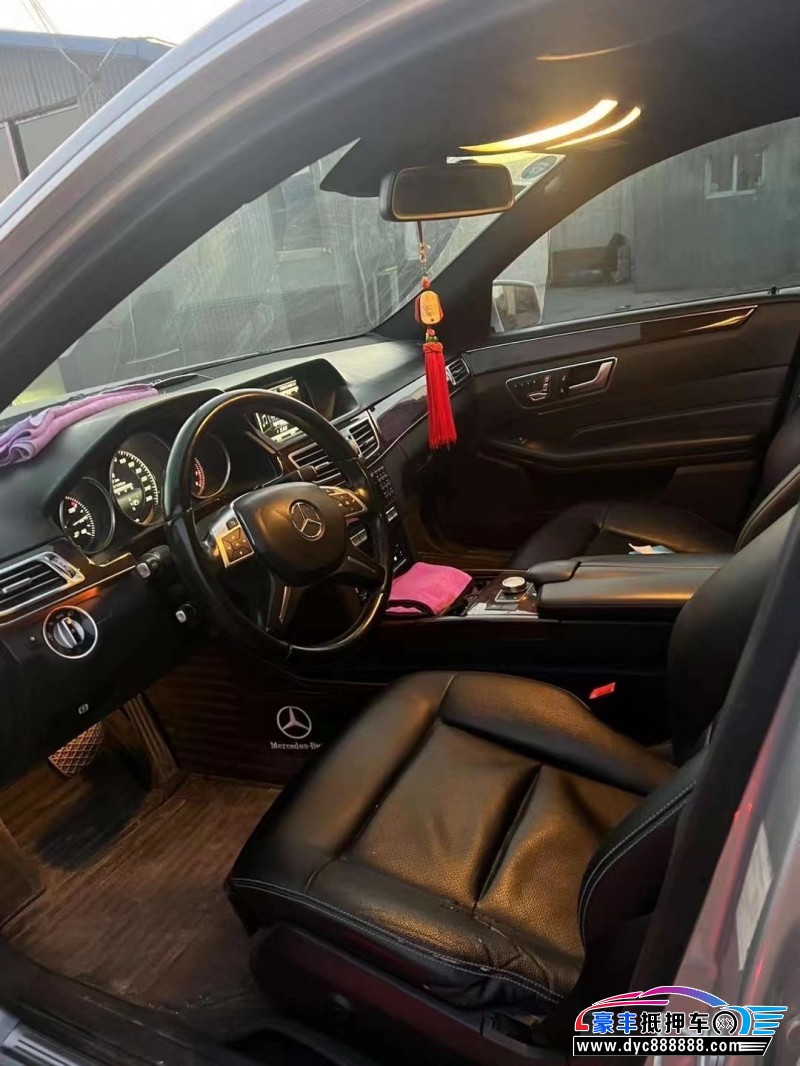 14年奔驰E轿车抵押车出售