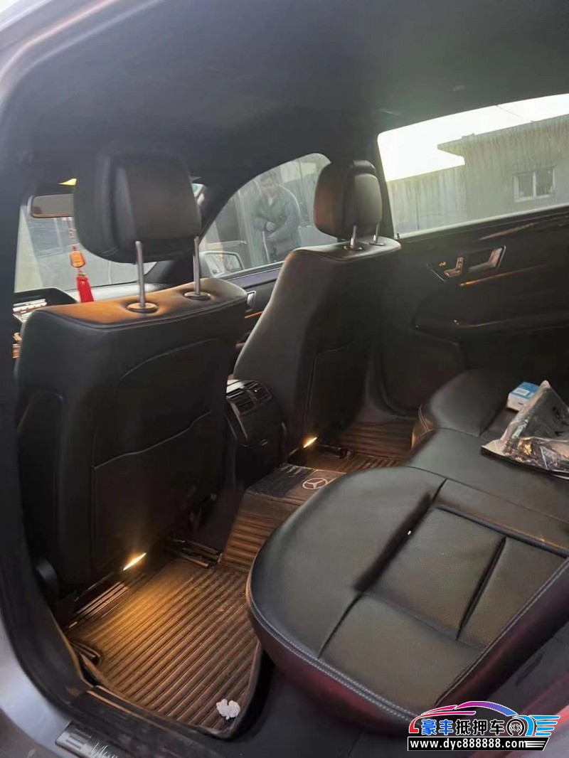 14年奔驰E轿车抵押车出售