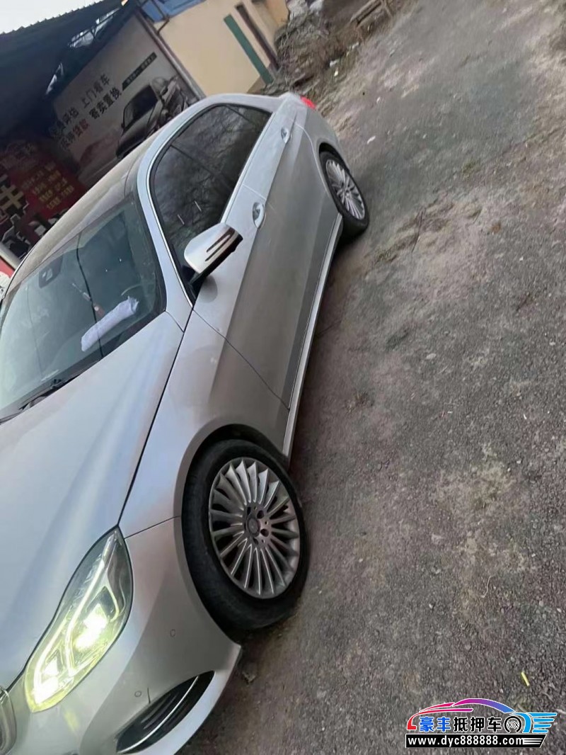 14年奔驰E轿车抵押车出售