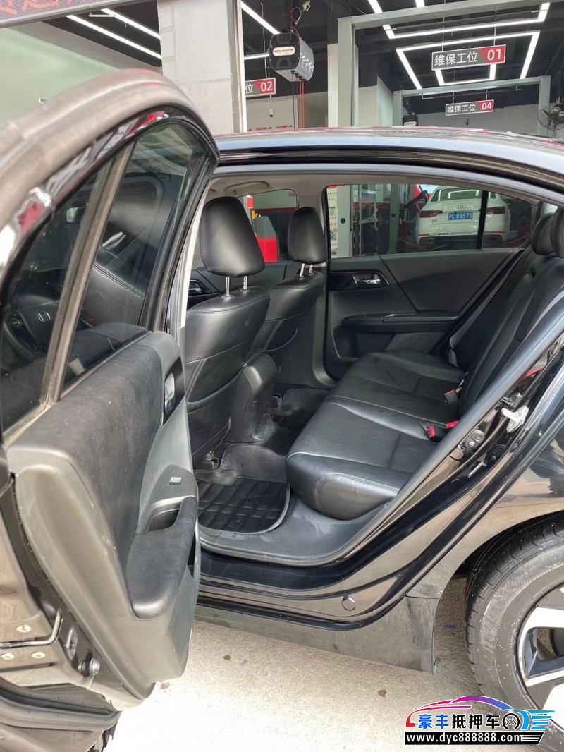 16年本田雅阁轿车抵押车出售