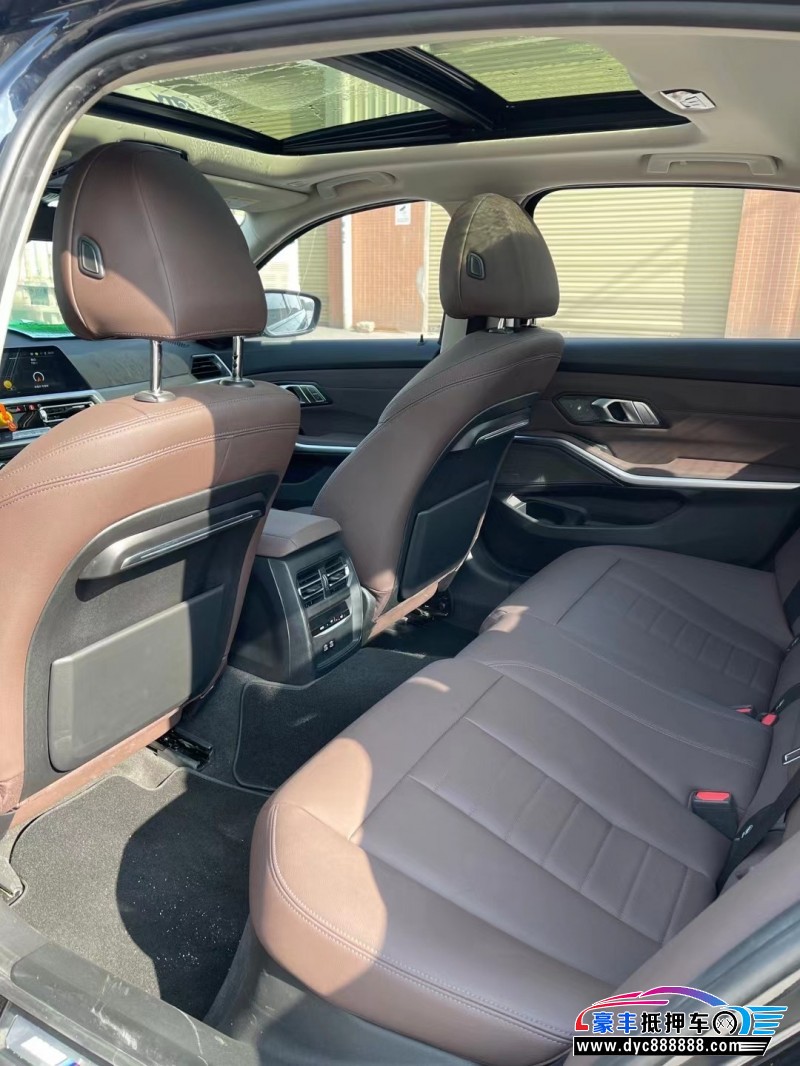 21年宝马3系轿车抵押车出售