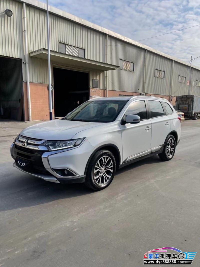 18年三菱欧蓝德轿车抵押车出售