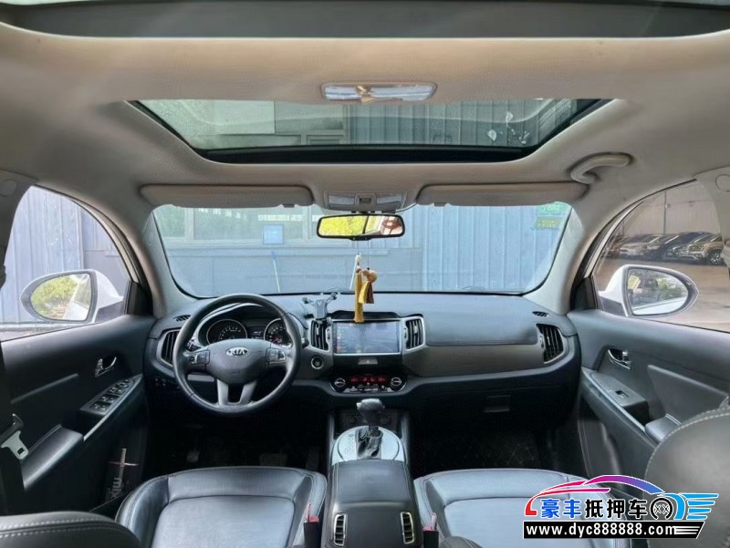 17年起亚智跑轿车抵押车出售