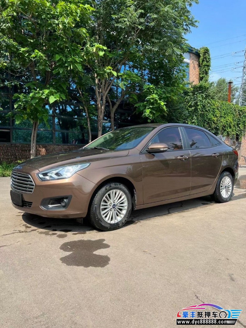 15年福特福睿斯轿车抵押车出售