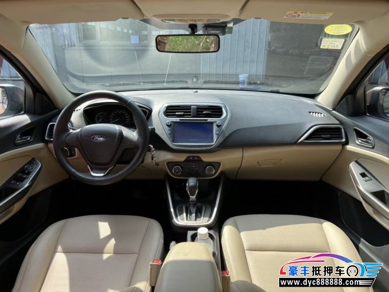 15年福特福睿斯轿车抵押车出售