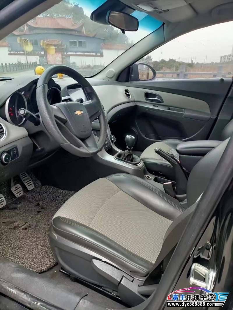 14年雪佛兰科鲁兹轿车抵押车出售