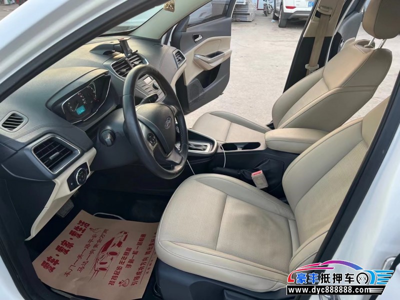 15年福特福睿斯轿车抵押车出售