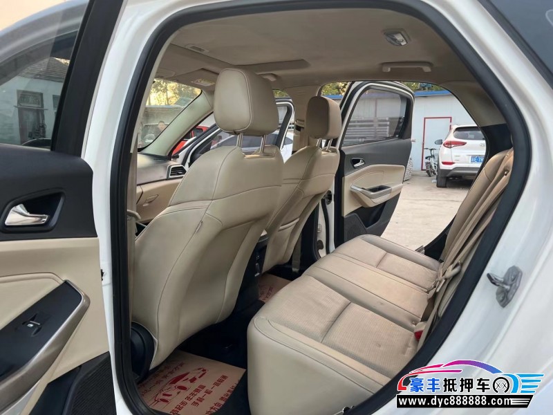 15年福特福睿斯轿车抵押车出售