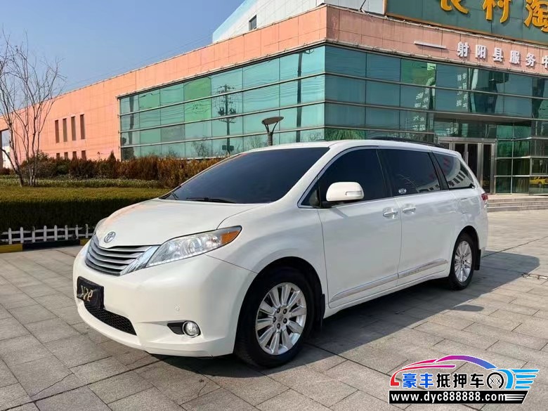 13年丰田塞纳轿车抵押车出售