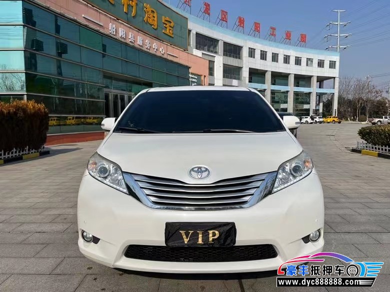 13年丰田塞纳轿车抵押车出售