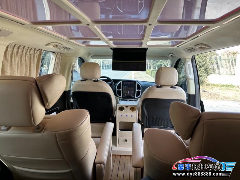 19年奔驰威霆轿车抵押车出售